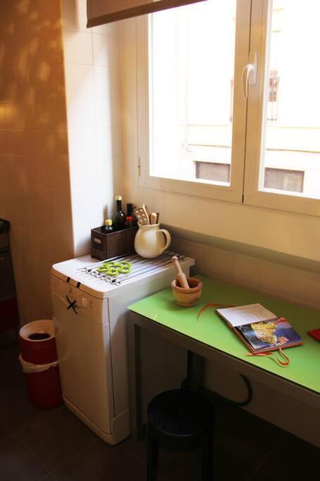 Exclusivo Y Acogedor Apartamento Con Balcon En Chueca, Con Aire Acondicionado Y Calefaccion Madrid Bagian luar foto