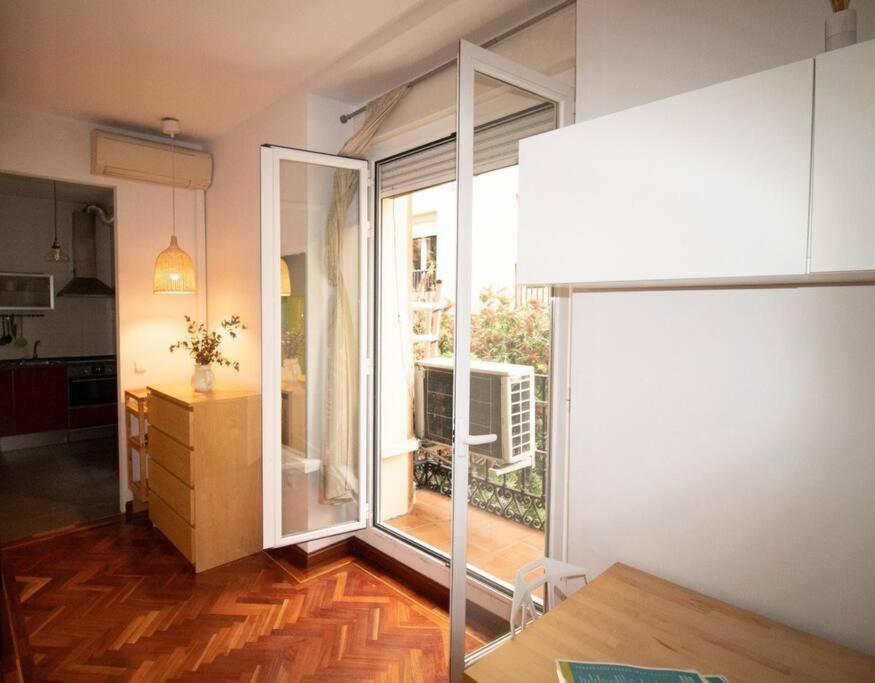Exclusivo Y Acogedor Apartamento Con Balcon En Chueca, Con Aire Acondicionado Y Calefaccion Madrid Bagian luar foto